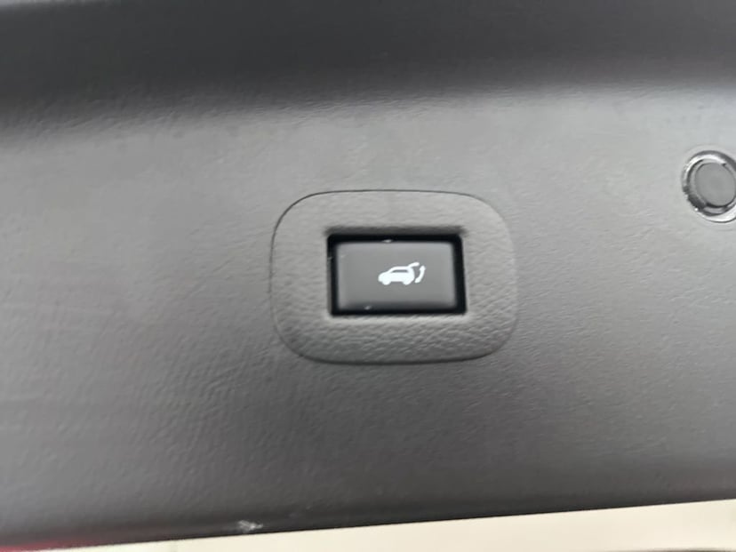 2018 INFINITI QX80 - Image 26