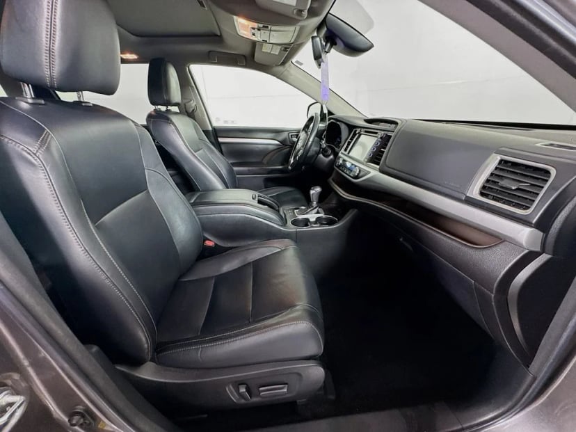 2018 Toyota Highlander - Image 37