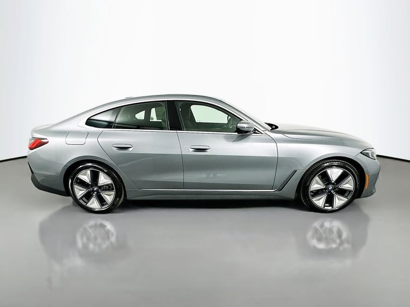 2026 BMW i4 - Image 4