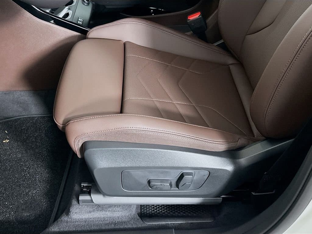 2025 BMW X1 - Image 21