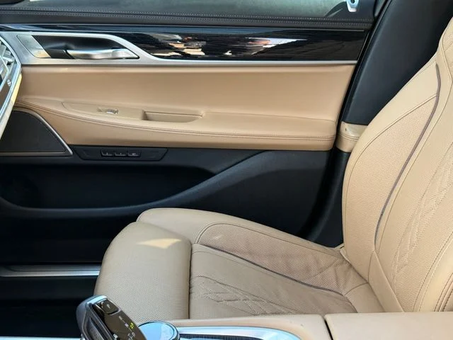 2019 BMW 7 Series - Image 9