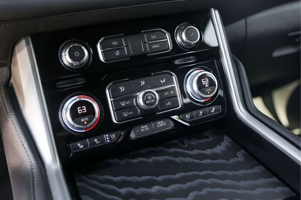 2022 GMC Yukon XL - Image 23