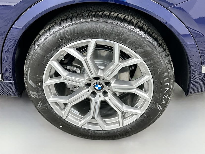 2026 BMW X7 - Image 23