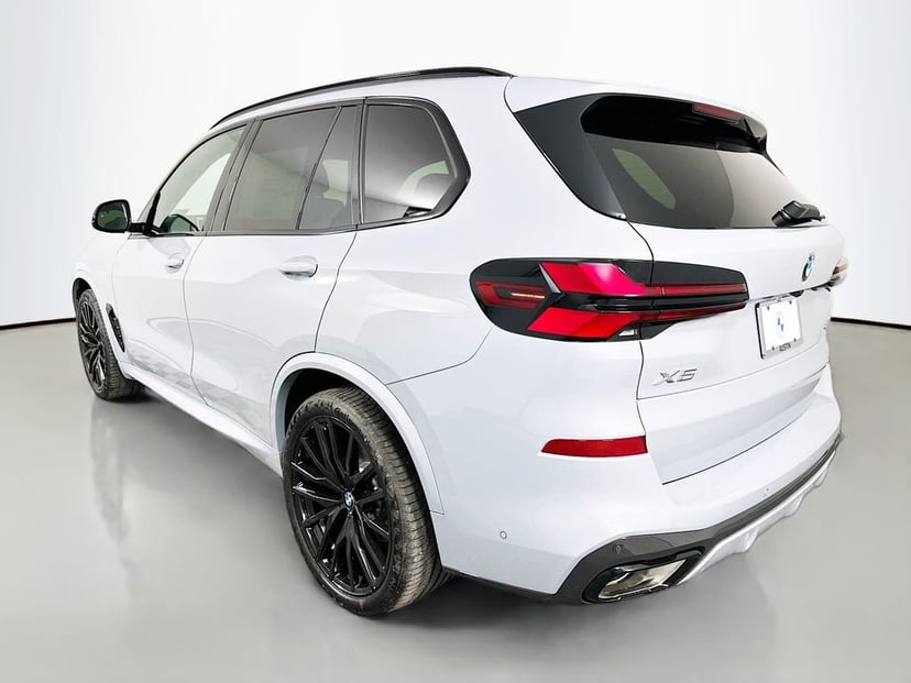2026 BMW X5 - Image 7