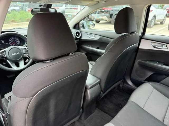 2023 Kia Forte - Image 27