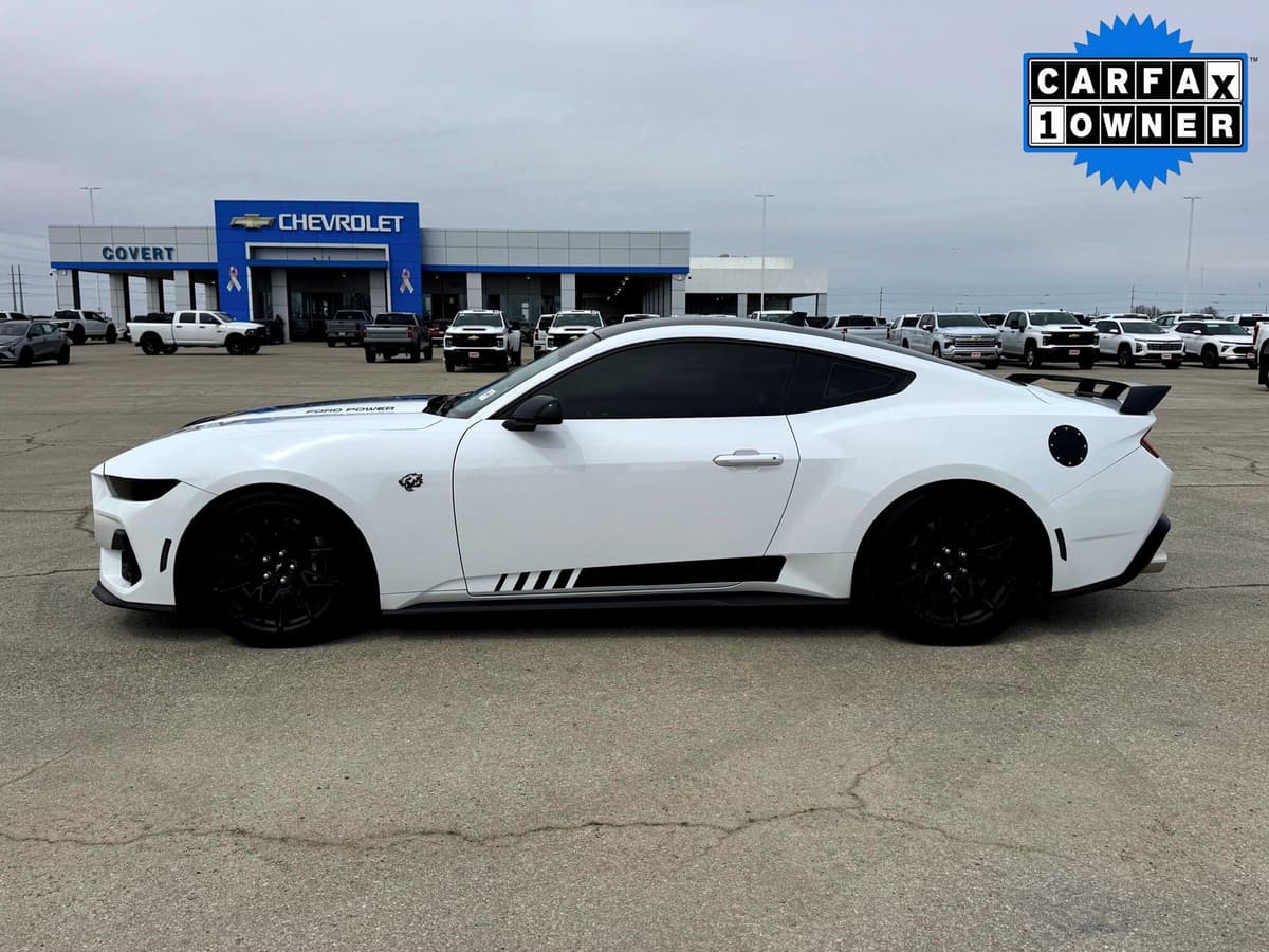 2024 Ford Mustang - Image 12