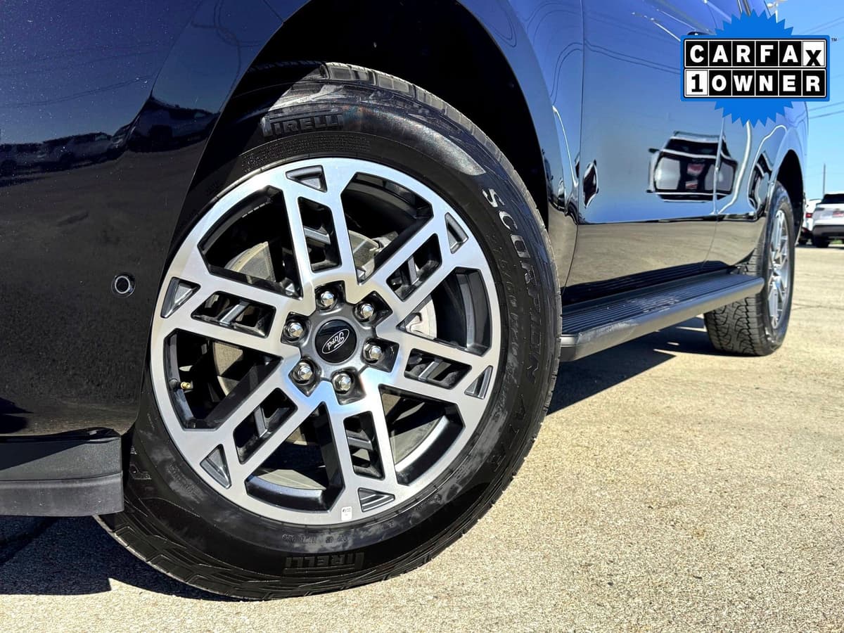 2025 Ford Expedition - Image 2