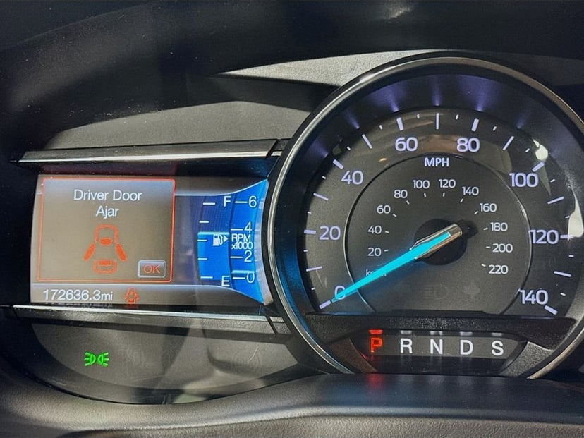 2018 Ford Explorer - Image 15