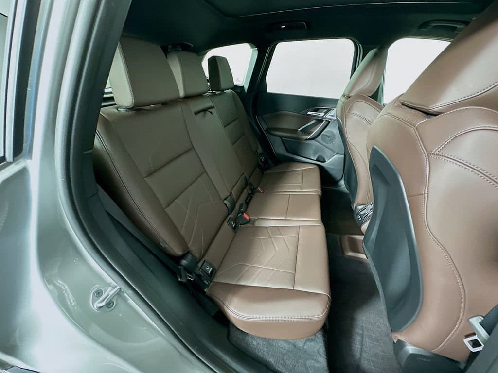 2025 BMW X1 - Image 27
