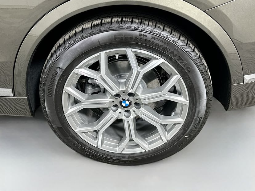 2026 BMW X7 - Image 23