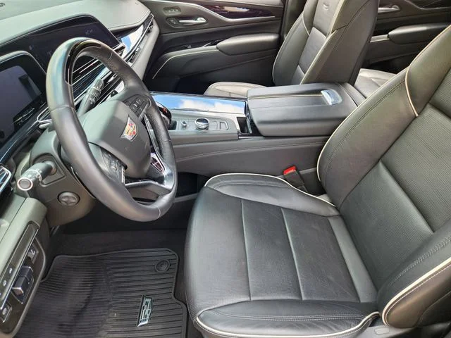 2021 Cadillac Escalade - Image 13