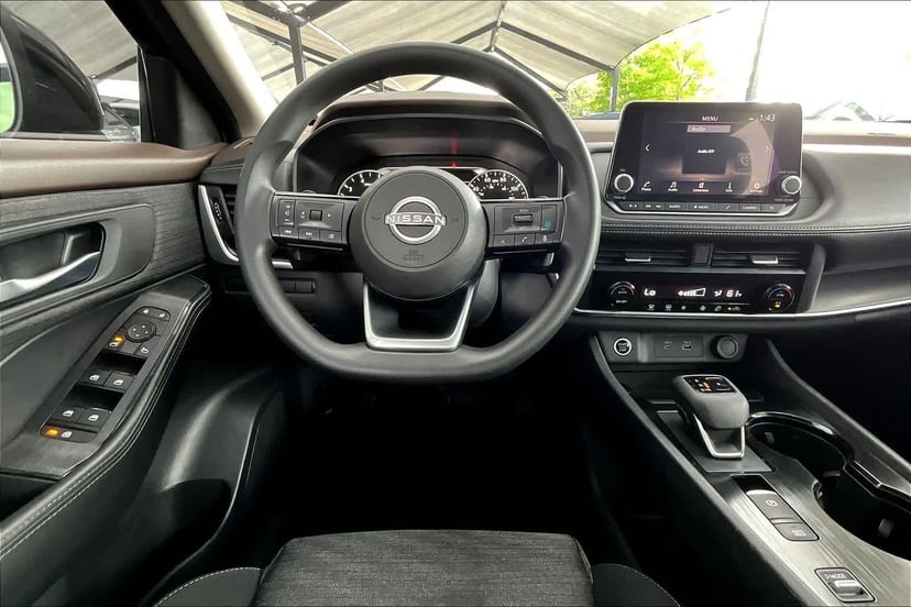 2023 Nissan Rogue - Image 6