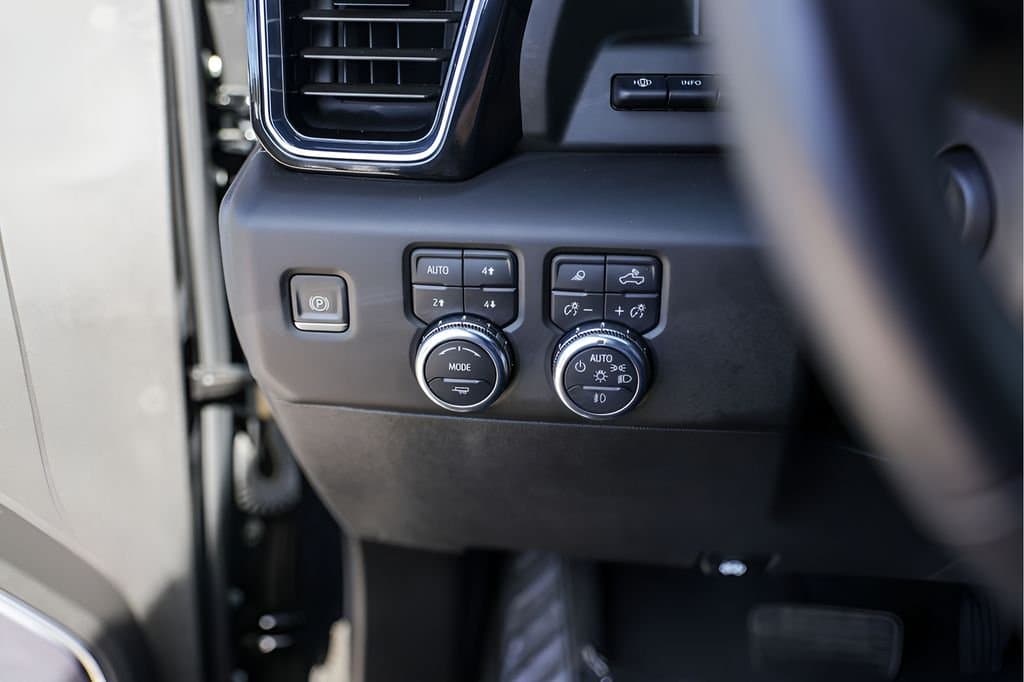 2023 GMC Sierra 1500 - Image 18