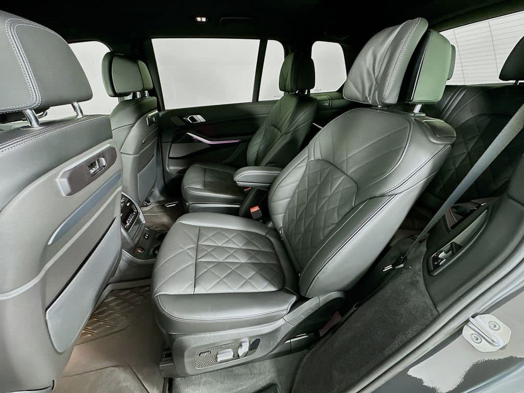 2026 BMW X7 - Image 17