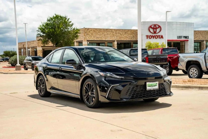 2026 Toyota Camry - Image 4
