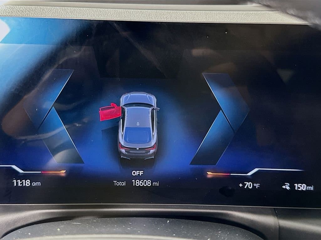 2023 BMW i4 - Image 12