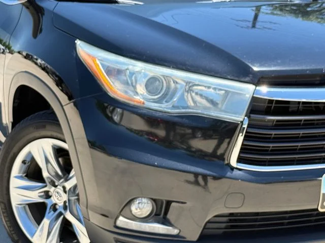 2015 Toyota Highlander - Image 3
