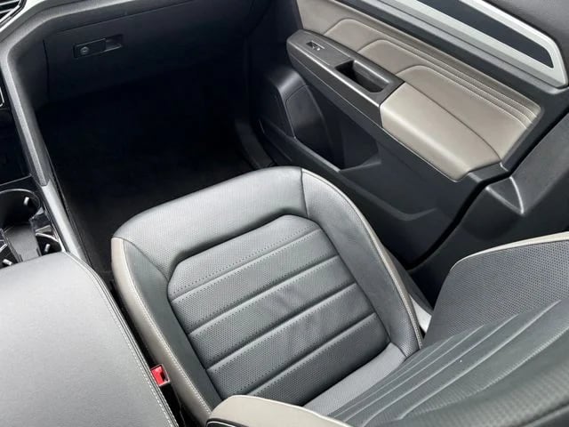 2022 Volkswagen Atlas Cross Sport - Image 23