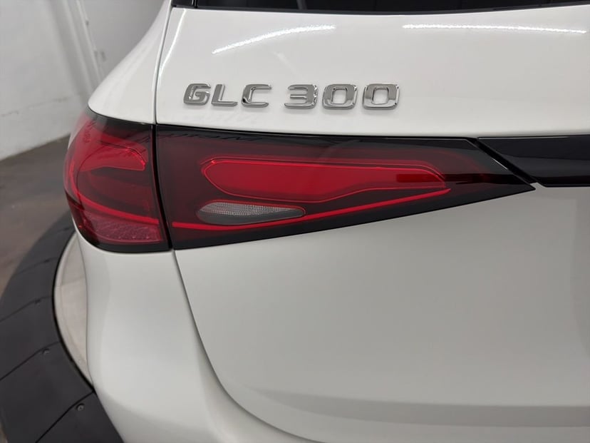 2026 Mercedes-Benz GLC - Image 11