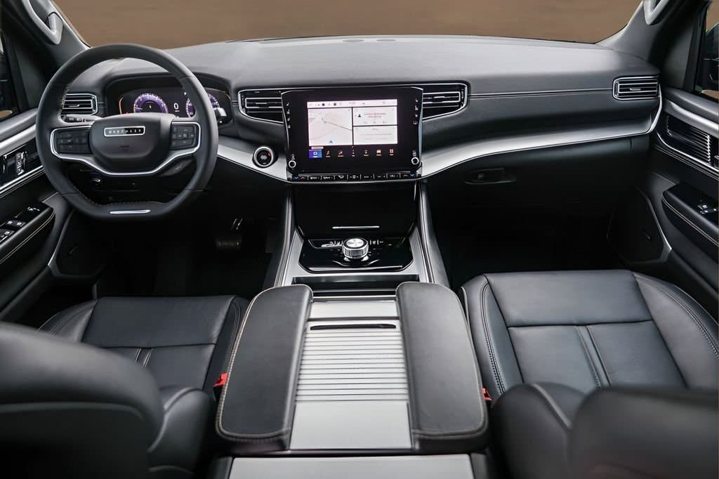 2023 Jeep Wagoneer - Image 27