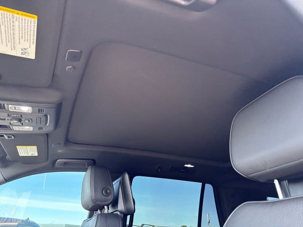 2023 GMC Yukon - Image 11