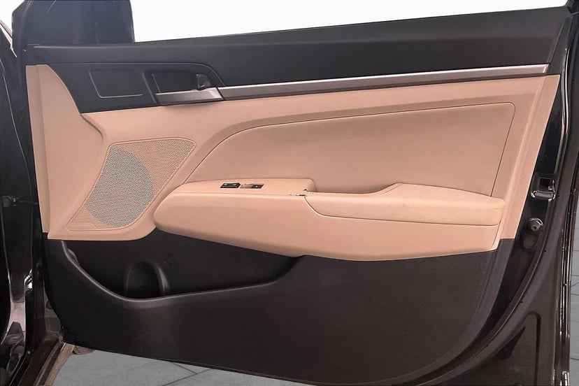 2017 Hyundai Elantra - Image 23