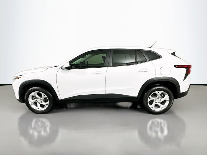 2025 Chevrolet Trax - Image 8