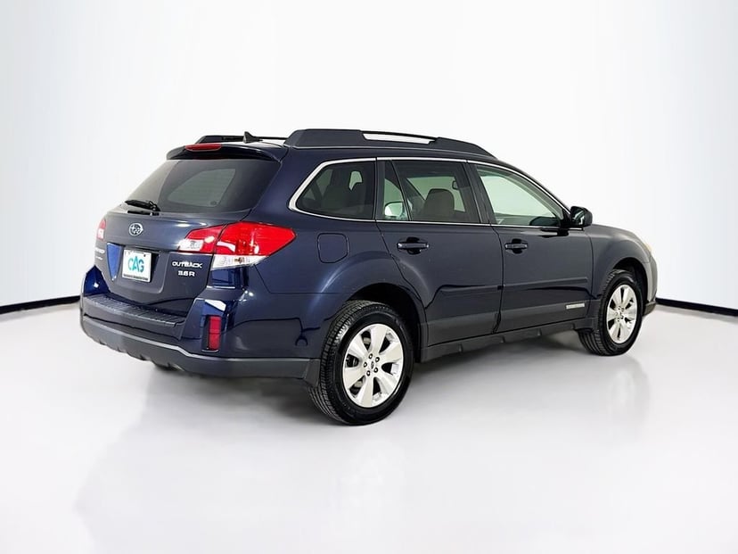 2012 Subaru Outback - Image 8