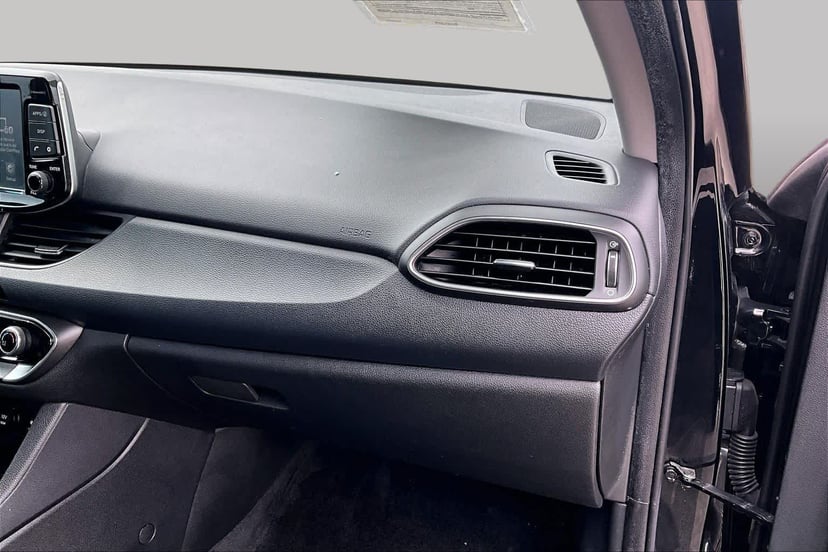 2018 Hyundai Elantra GT - Image 18