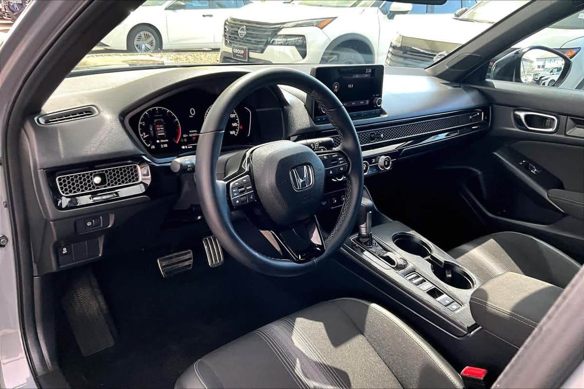 2025 Honda Civic - Image 17