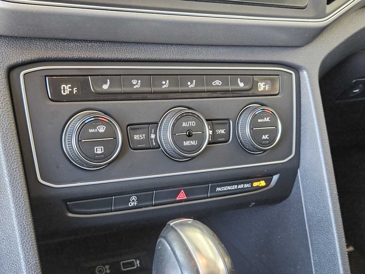 2018 Volkswagen Atlas - Image 16