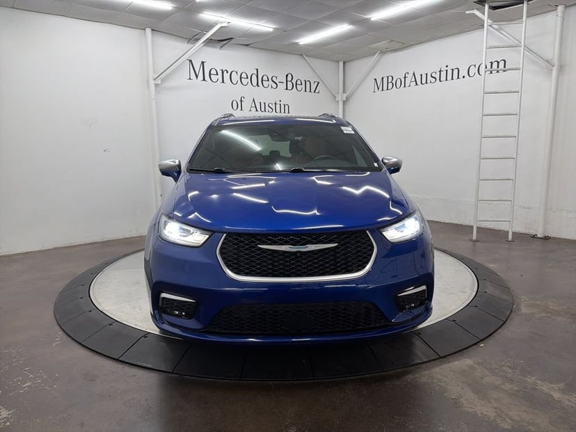 2021 Chrysler Pacifica Hybrid - Image 2