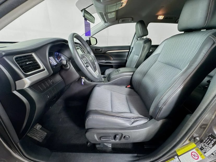 2014 Toyota Highlander - Image 23