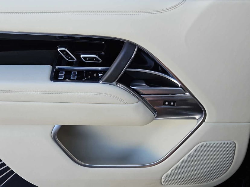 2023 Land Rover Range Rover - Image 23