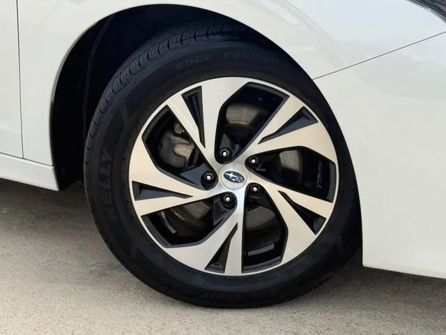2021 Subaru Legacy - Image 2