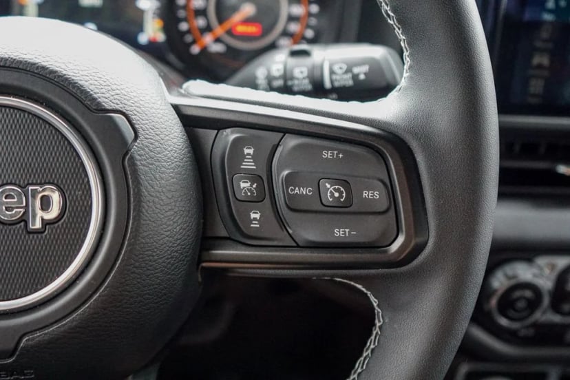 2025 Jeep Wrangler - Image 20