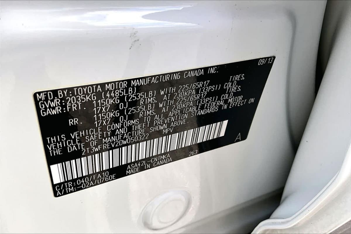 2013 Toyota RAV4 - Image 37