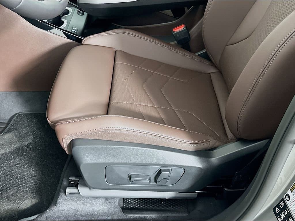 2025 BMW X1 - Image 21