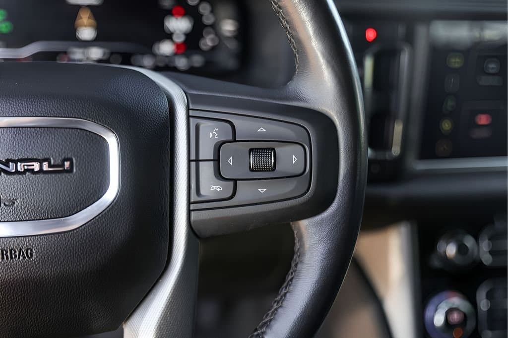 2022 GMC Yukon XL - Image 16