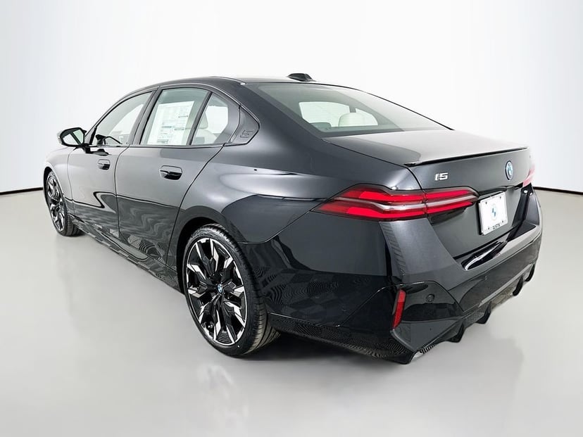2026 BMW i5 - Image 7