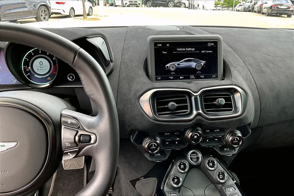 2020 Aston Martin Vantage - Image 10