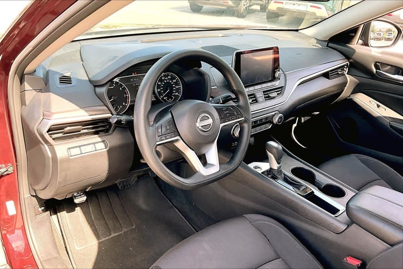2025 Nissan Altima - Image 18
