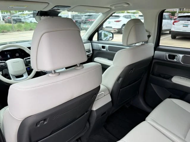 2025 Hyundai Santa Fe - Image 25