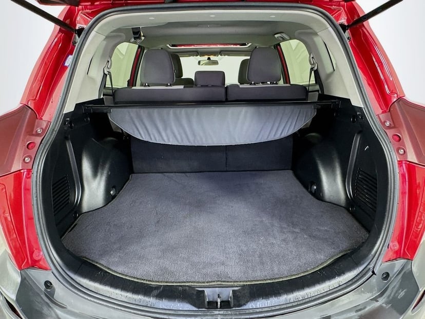 2015 Toyota RAV4 - Image 30