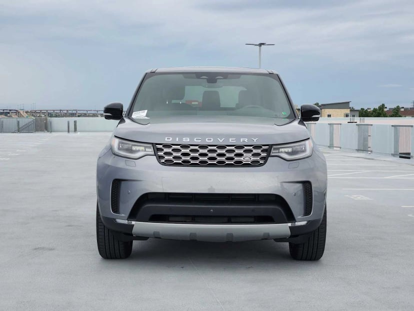 2025 Land Rover Discovery - Image 2