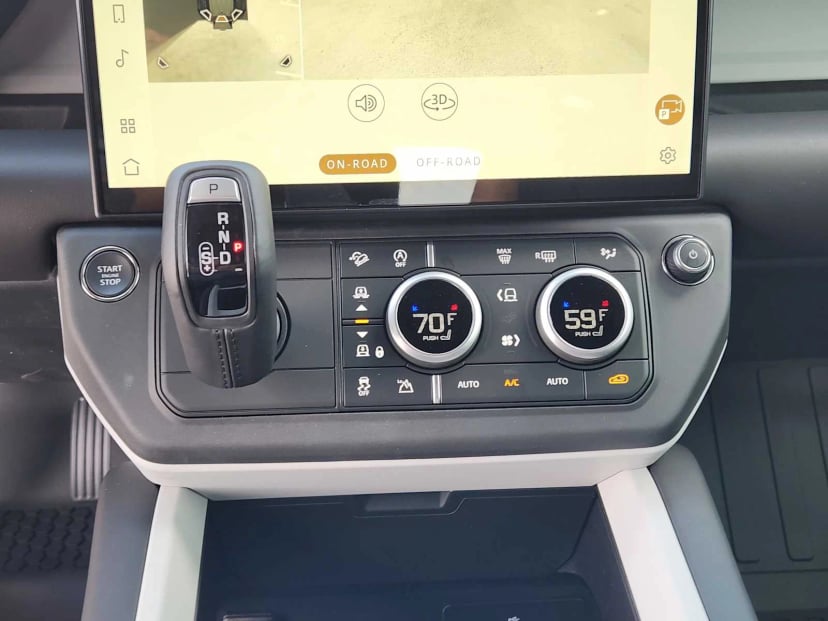 2026 LAND ROVER Defender 110 - Image 19