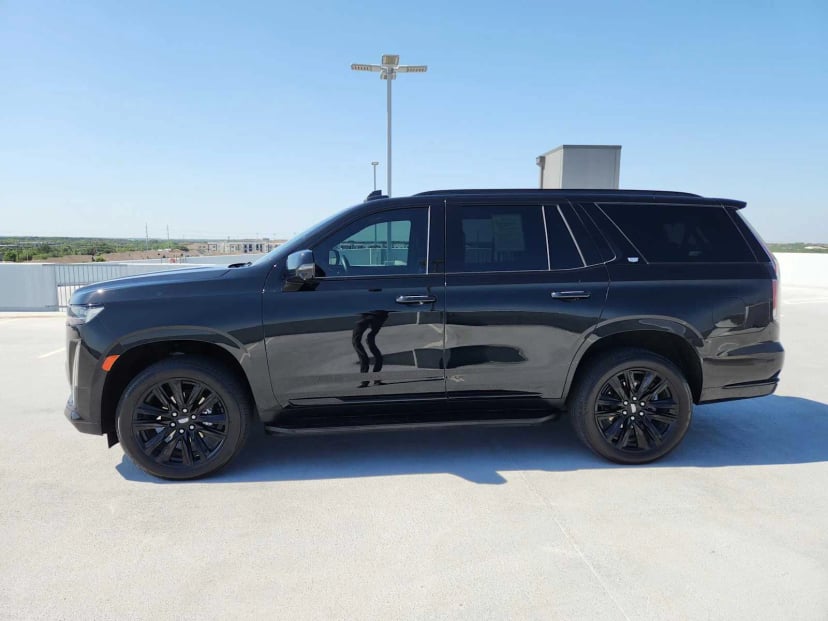 2024 Cadillac Escalade - Image 4