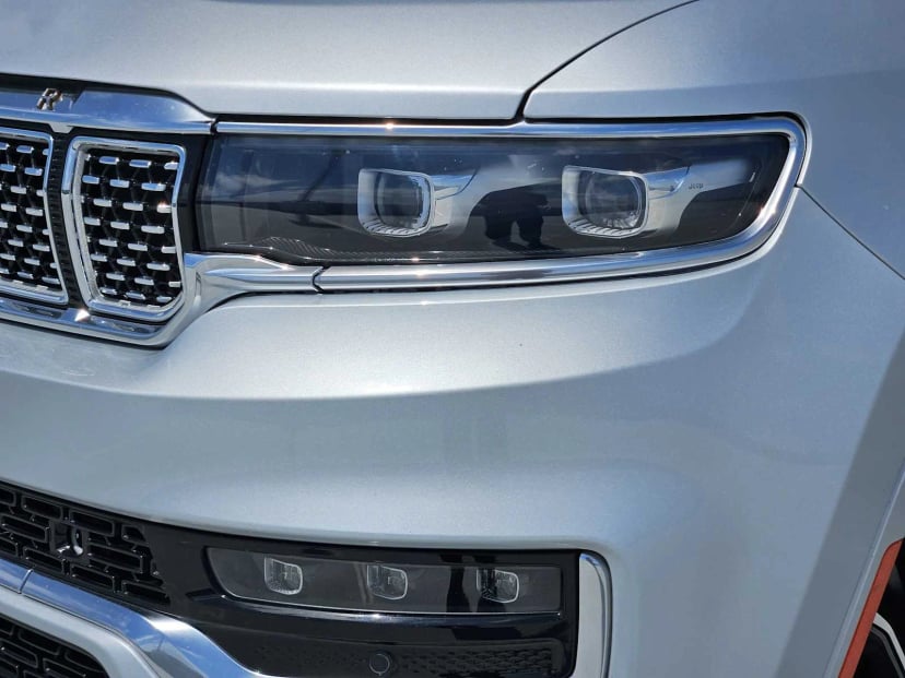 2022 Jeep Grand Wagoneer - Image 8