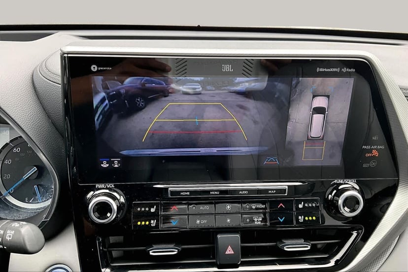 2021 Toyota Highlander - Image 29