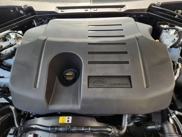 2026 Land Rover Defender 110 - Image 21